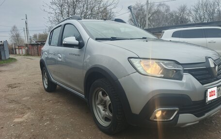 Renault Sandero II рестайлинг, 2021 год, 1 150 000 рублей, 2 фотография