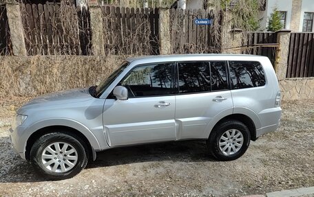 Mitsubishi Pajero IV, 2012 год, 2 200 000 рублей, 2 фотография