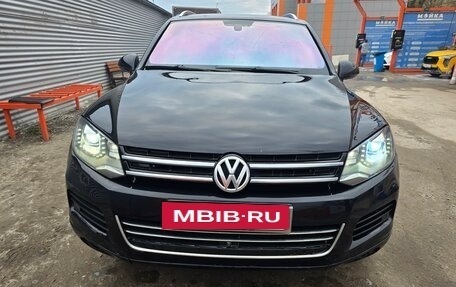Volkswagen Touareg III, 2011 год, 1 200 000 рублей, 2 фотография