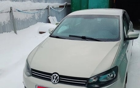 Volkswagen Polo VI (EU Market), 2012 год, 950 000 рублей, 1 фотография