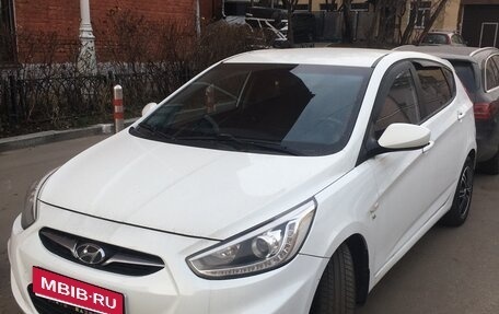 Hyundai Solaris II рестайлинг, 2014 год, 800 000 рублей, 1 фотография