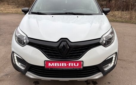 Renault Kaptur I рестайлинг, 2017 год, 1 330 000 рублей, 1 фотография