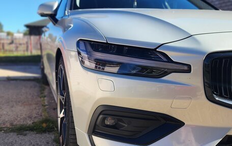 Volvo V60 II, 2019 год, 2 900 000 рублей, 1 фотография