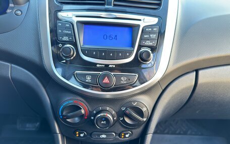 Hyundai Solaris II рестайлинг, 2012 год, 830 000 рублей, 21 фотография