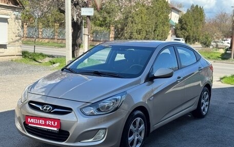 Hyundai Solaris II рестайлинг, 2012 год, 830 000 рублей, 3 фотография