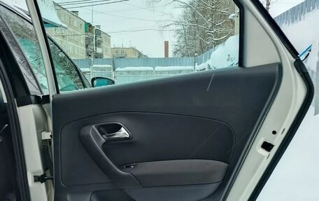 Volkswagen Polo VI (EU Market), 2012 год, 950 000 рублей, 13 фотография