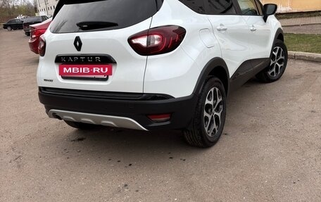 Renault Kaptur I рестайлинг, 2017 год, 1 330 000 рублей, 4 фотография