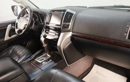 Toyota Land Cruiser 200, 2012 год, 3 849 000 рублей, 12 фотография