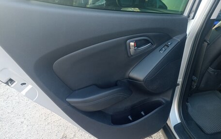 Hyundai ix35 I рестайлинг, 2014 год, 1 450 000 рублей, 10 фотография