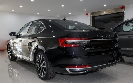 Skoda Superb III рестайлинг, 2025 год, 2 500 000 рублей, 8 фотография