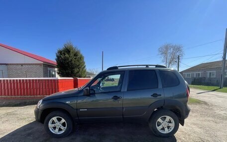 Chevrolet Niva I рестайлинг, 2017 год, 750 000 рублей, 3 фотография