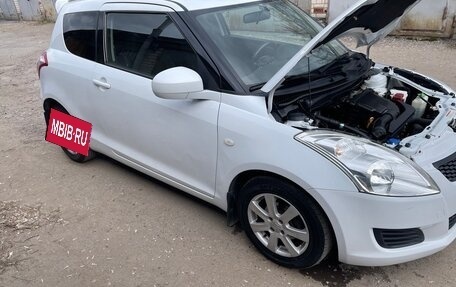 Suzuki Swift IV, 2013 год, 780 000 рублей, 3 фотография