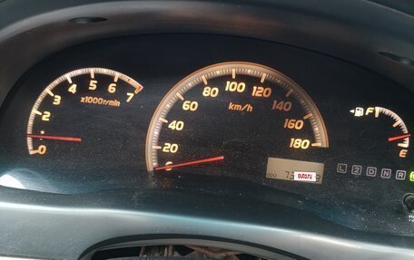 Toyota Ipsum II, 2002 год, 550 000 рублей, 10 фотография