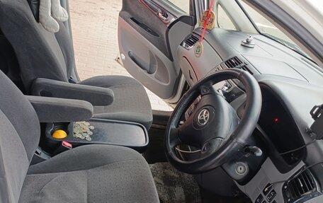 Toyota Ipsum II, 2002 год, 550 000 рублей, 8 фотография