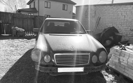 Mercedes-Benz E-Класс, 1996 год, 130 000 рублей, 1 фотография