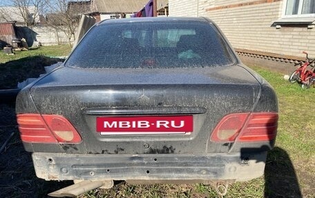 Mercedes-Benz E-Класс, 1996 год, 130 000 рублей, 6 фотография