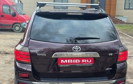 Toyota Highlander III, 2011 год, 2 100 000 рублей, 6 фотография