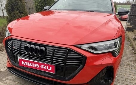 Audi e-tron I, 2021 год, 5 980 000 рублей, 4 фотография