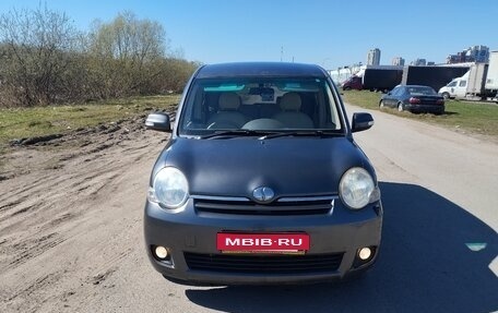 Toyota Sienta I, 2010 год, 750 000 рублей, 1 фотография
