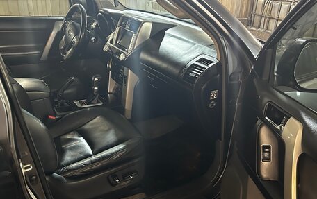 Toyota Land Cruiser Prado 150 рестайлинг 2, 2013 год, 2 900 000 рублей, 11 фотография