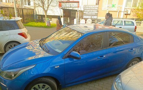 KIA Rio IV, 2018 год, 1 250 000 рублей, 2 фотография