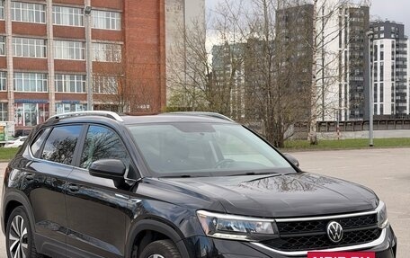 Volkswagen Taos, 2022 год, 1 950 000 рублей, 2 фотография