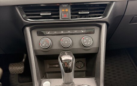 Volkswagen Taos, 2022 год, 1 950 000 рублей, 17 фотография