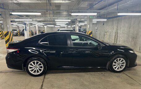 Toyota Camry, 2021 год, 2 100 000 рублей, 4 фотография