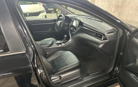 Toyota Camry, 2021 год, 2 100 000 рублей, 11 фотография