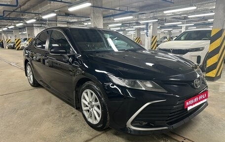 Toyota Camry, 2021 год, 2 100 000 рублей, 3 фотография