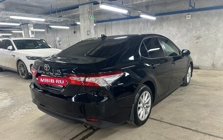 Toyota Camry, 2021 год, 2 100 000 рублей, 5 фотография