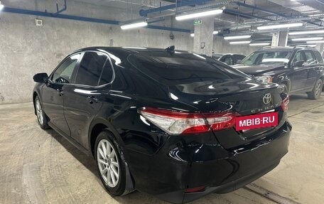 Toyota Camry, 2021 год, 2 100 000 рублей, 7 фотография