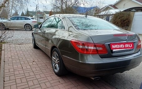 Mercedes-Benz E-Класс, 2011 год, 1 650 000 рублей, 2 фотография