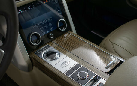 Land Rover Range Rover IV рестайлинг, 2018 год, 6 090 000 рублей, 15 фотография