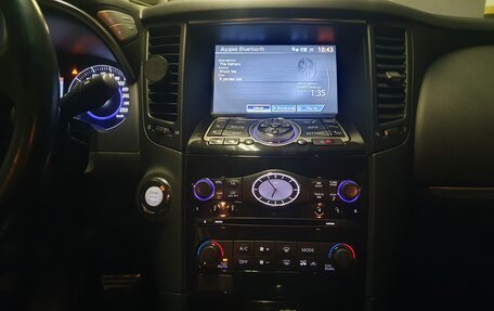 Infiniti QX70, 2013 год, 2 200 000 рублей, 7 фотография