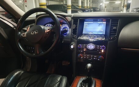 Infiniti QX70, 2013 год, 2 200 000 рублей, 9 фотография