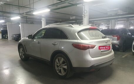 Infiniti QX70, 2013 год, 2 200 000 рублей, 3 фотография