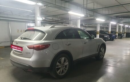 Infiniti QX70, 2013 год, 2 200 000 рублей, 2 фотография