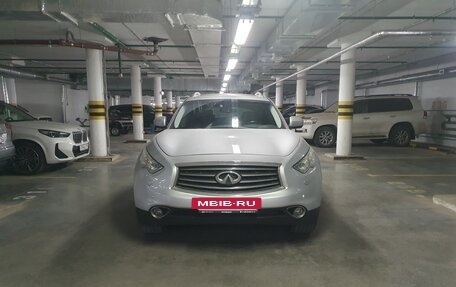 Infiniti QX70, 2013 год, 2 200 000 рублей, 5 фотография