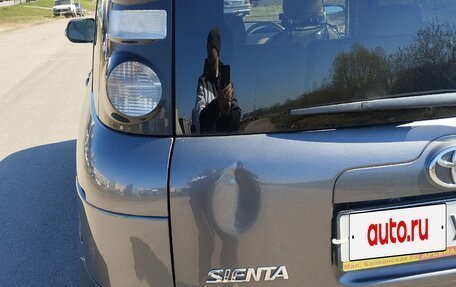 Toyota Sienta I, 2010 год, 750 000 рублей, 15 фотография