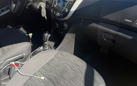 Hyundai Solaris II рестайлинг, 2015 год, 900 000 рублей, 6 фотография