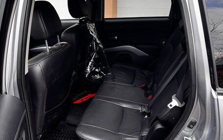 Mitsubishi Outlander III рестайлинг 3, 2010 год, 950 000 рублей, 7 фотография