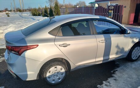 Hyundai Solaris II рестайлинг, 2017 год, 1 400 000 рублей, 4 фотография