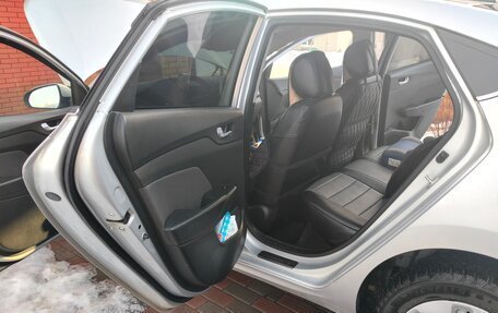 Hyundai Solaris II рестайлинг, 2017 год, 1 400 000 рублей, 11 фотография