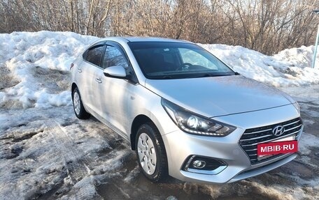 Hyundai Solaris II рестайлинг, 2017 год, 1 400 000 рублей, 3 фотография