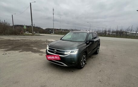 Volkswagen Taos, 2021 год, 2 290 000 рублей, 3 фотография