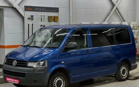 Volkswagen Caravelle T5, 2012 год, 1 999 000 рублей, 1 фотография