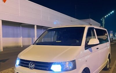 Volkswagen Caravelle T5, 2012 год, 1 850 000 рублей, 1 фотография