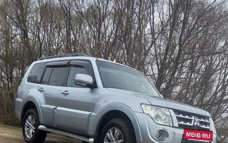 Mitsubishi Pajero IV, 2011 год, 1 800 000 рублей, 2 фотография