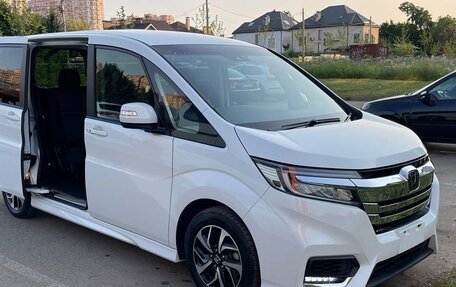 Honda Stepwgn IV, 2020 год, 2 600 000 рублей, 3 фотография